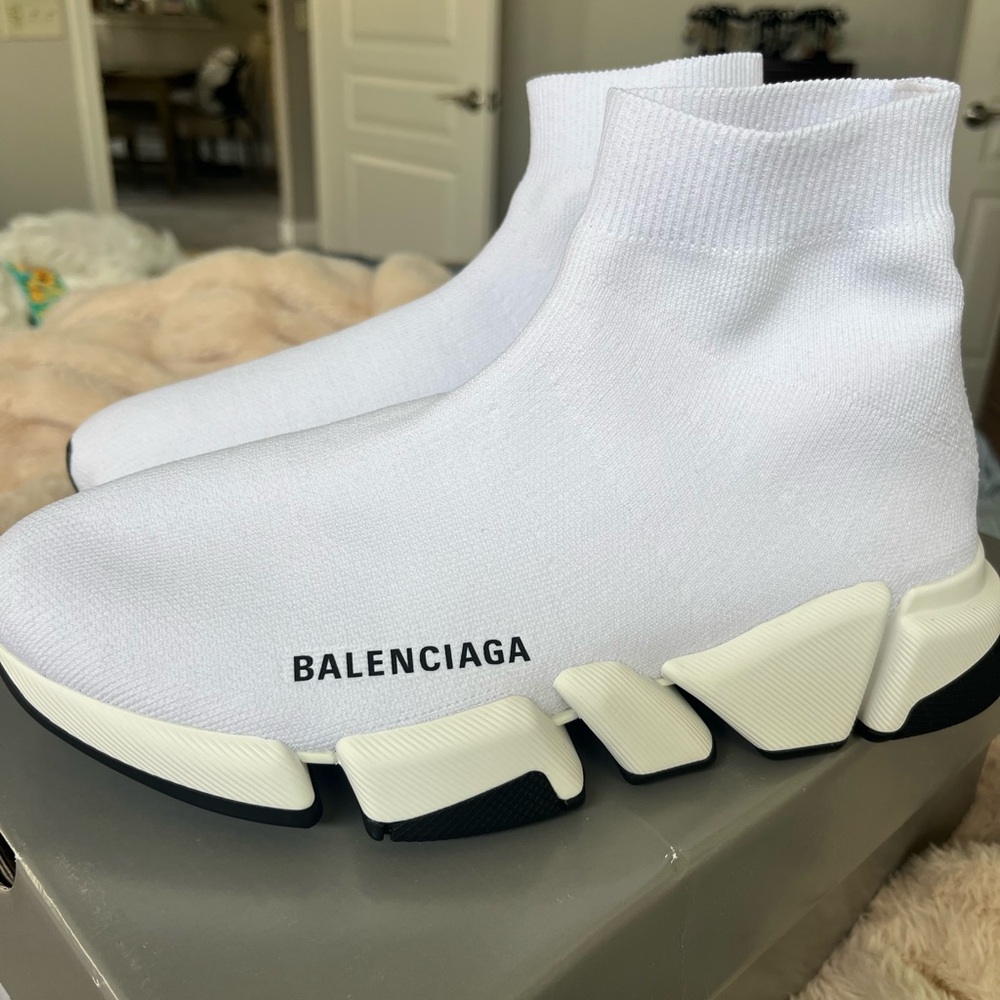 Brand new White Balanciaga speed 2.0 size 38